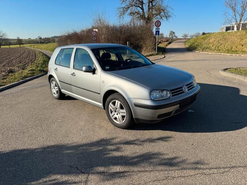 Silber Gebraucht 2002 VW Golf IV Kleinwagen | 2.700 € (Fairer Preis) - Bild 1/4