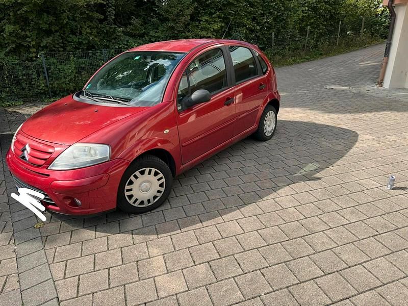 Rot Gebraucht 2006 Citroën C3 Limousine | 2.300 € (Fairer Preis) - Bild 1/4