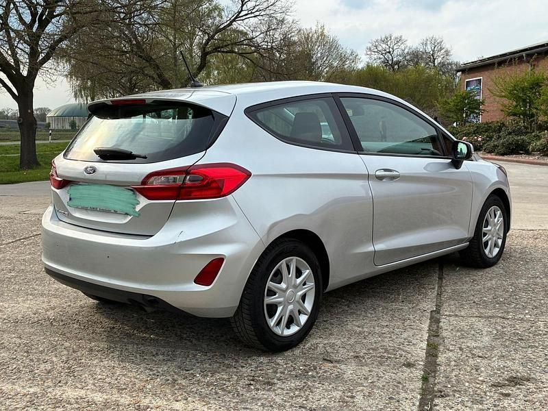 Gebraucht Ford Fiesta 70 PS (51 kW) 2018 Silber Kleinwagen