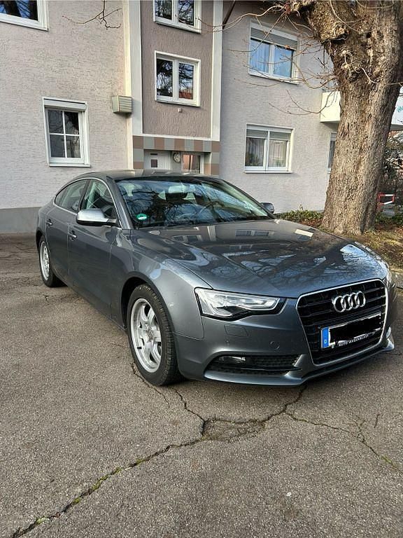 Grau Gebraucht 2012 Audi A5 Sportback Sport Kleinwagen | 15.900 € (Fairer Preis) - Bild 1/4