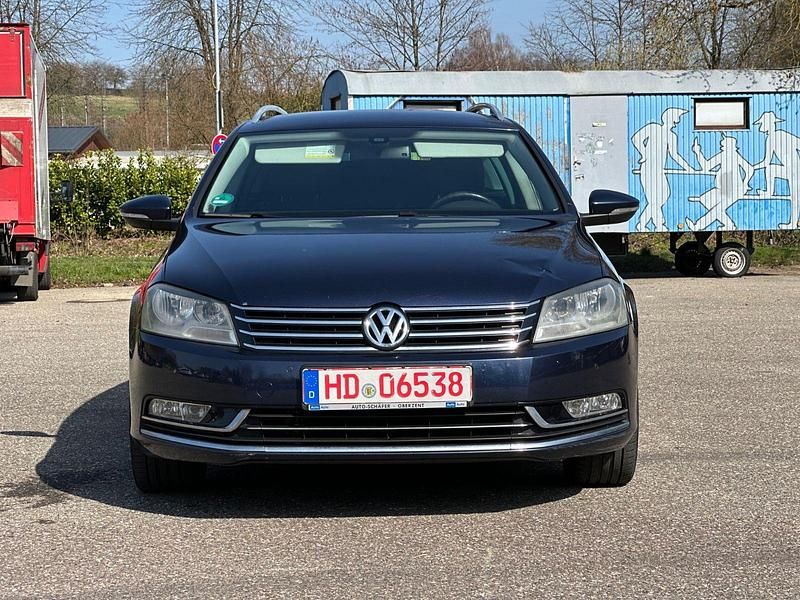 Gebraucht VW Passat Highline 170 PS (125 kW) 2011 Blau Kombi