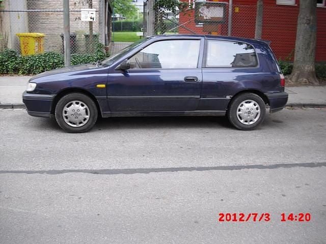 Gebraucht Nissan Sunny 75 PS (55 kW) 1992 Blau Kleinwagen