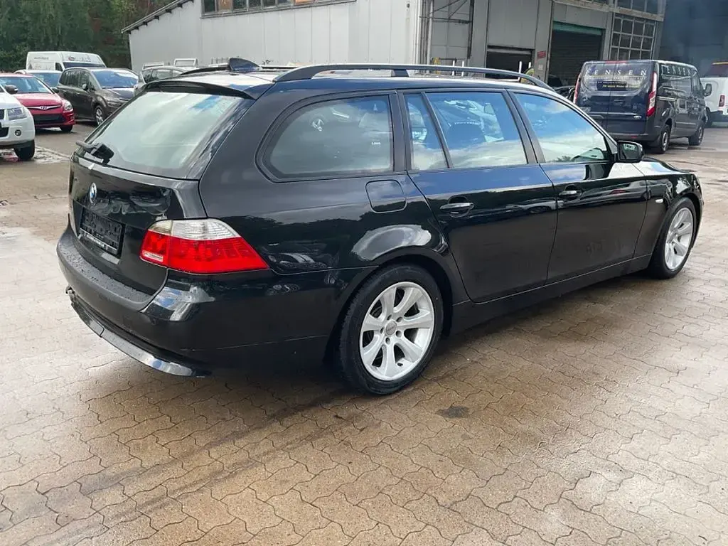 Gebraucht BMW 525 Performance 177 PS (130 kW) 2007 Schwarz Kombi