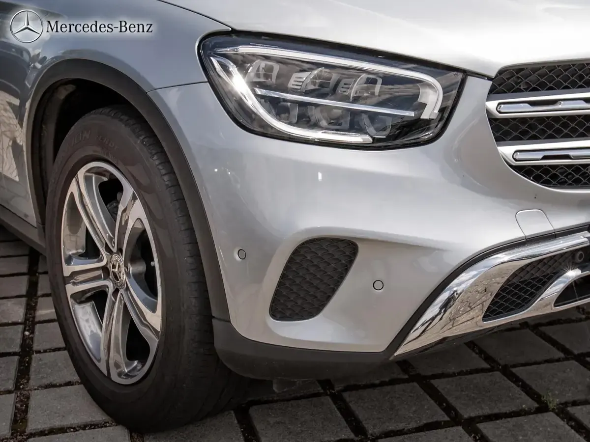 Gebraucht Mercedes GLC220 194 PS (142 kW) 2022 Hightechsilber metallic SUV