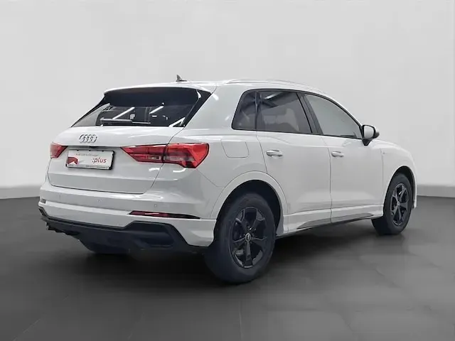 Gebraucht Audi Q3 Comfort 150 PS (110 kW) 2026 Gletscherweiß metallic SUV