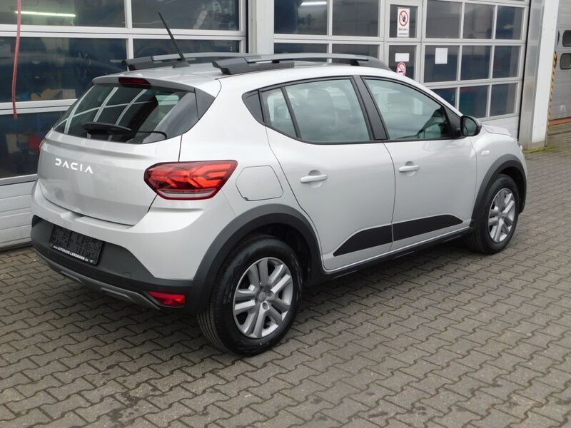 Gebraucht Dacia Sandero Expression 91 PS (66 kW) 2023 Grau Kleinwagen