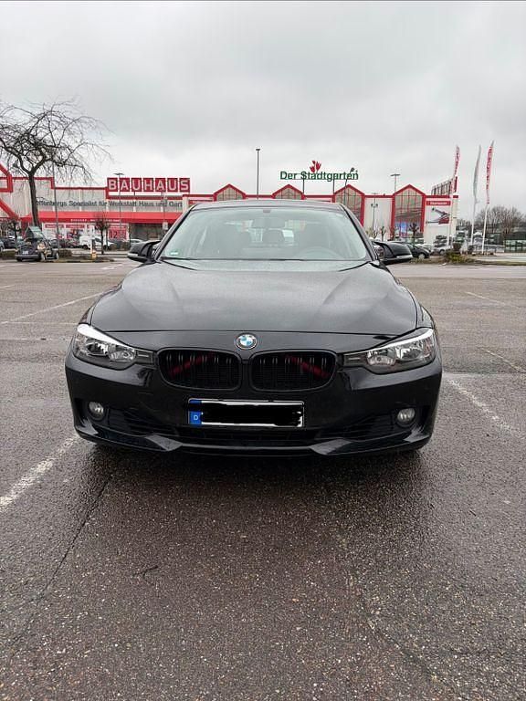 Gebraucht BMW 320 184 PS (135 kW) 2013 Schwarz Limousine