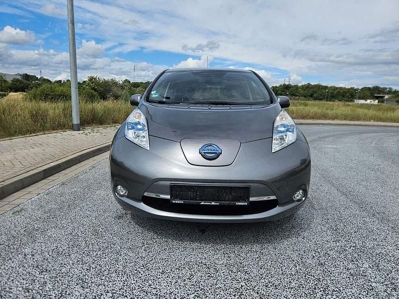 Gebraucht Nissan Leaf Tekna 80 kW (109 PS) 2017 Grau Kleinwagen