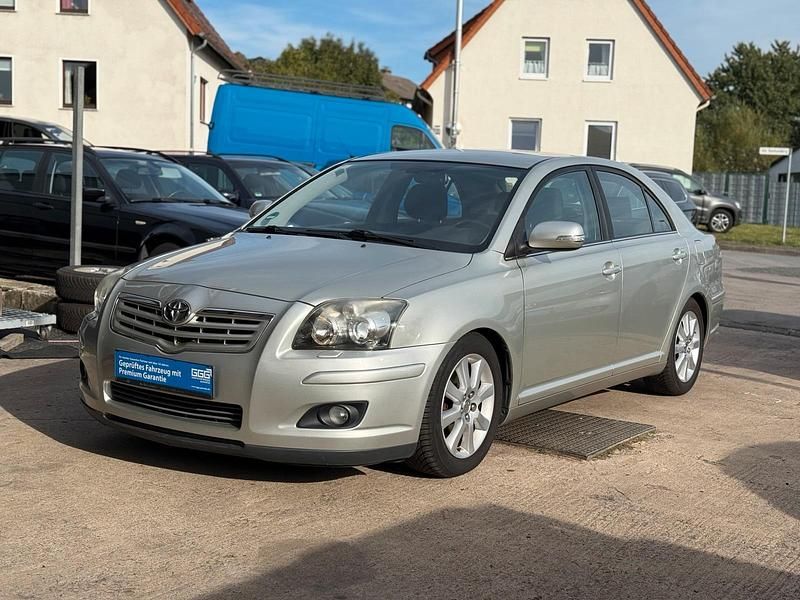 Grau Gebraucht 2006 Toyota Avensis Limousine | 3.990 € (Fairer Preis) - Bild 1/4