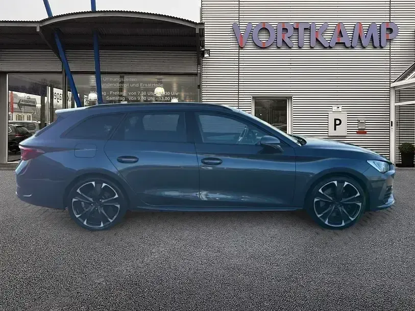 Second-hand Cupra Leon VZ 245 CP (180 kW) 2021 Gri Break