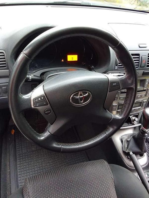 Gebraucht Toyota Avensis Executive 177 PS (130 kW) 2006 Grau Kombi