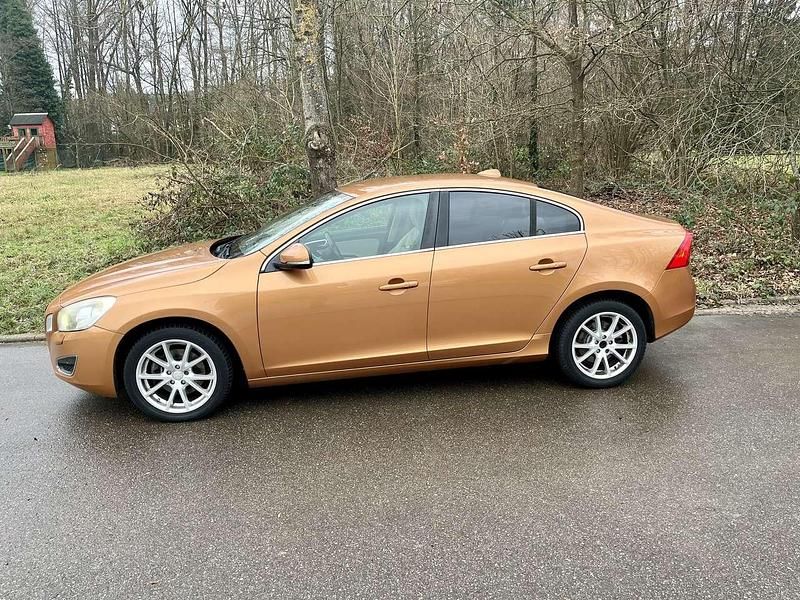 Gebraucht Volvo S60 Summum 163 PS (119 kW) 2010 Braun Limousine