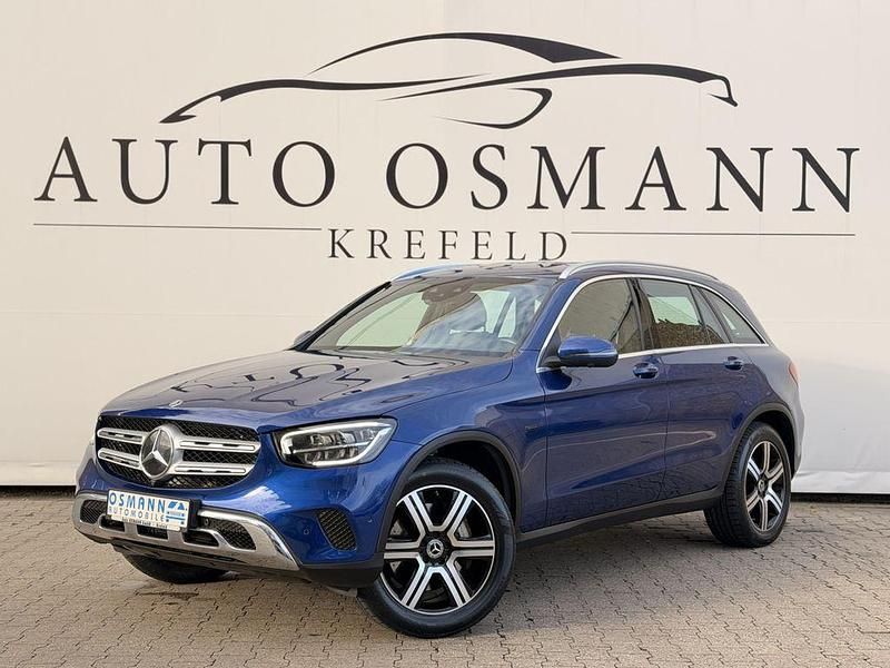 Blau Gebraucht 2021 Mercedes GLC300e AMG line SUV | 34.750 € (Guter Preis) - Bild 1/4
