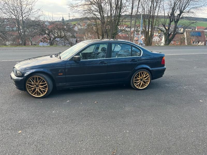 Gebraucht BMW 320 150 PS (110 kW) 1999 Blau Limousine