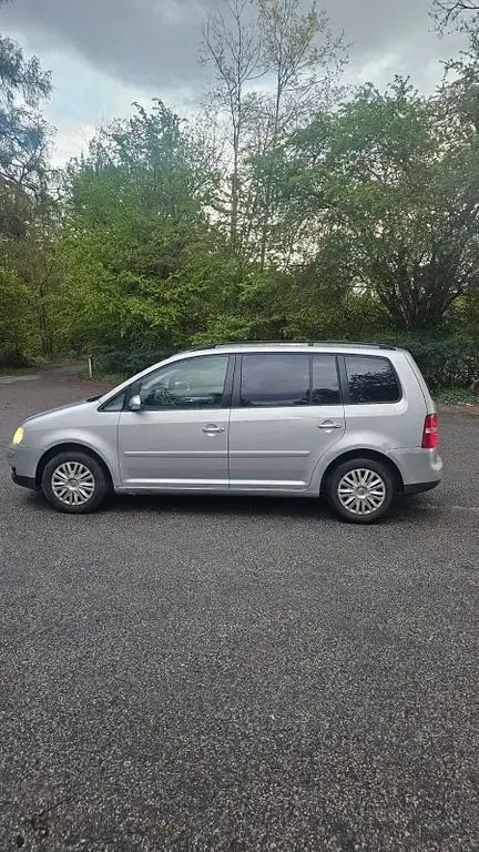 Gebraucht VW Touran Trendline 116 PS (85 kW) 2004 Silber Van / Kleinbus