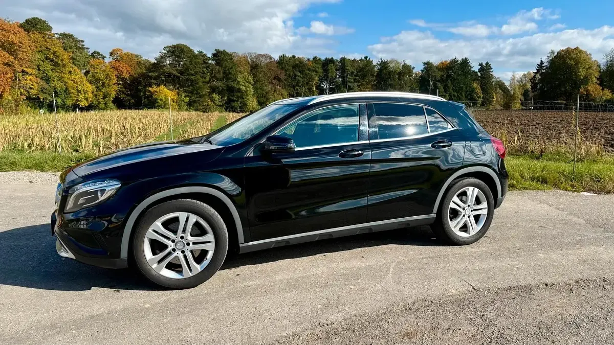 Gebraucht Mercedes GLA250 211 PS (155 kW) 2016 Schwarz SUV
