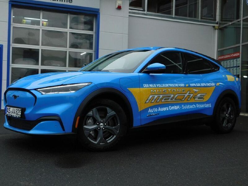 Blau Gebraucht 2022 Ford Mustang Mach-E Premium SUV | 29.960 € (Superpreis) - Bild 1/4