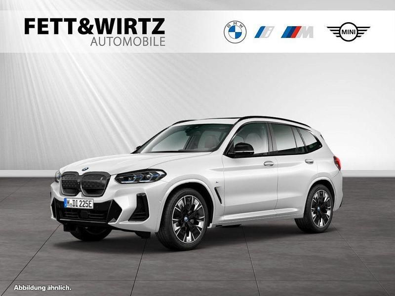 Mineralweiß metallic Gebraucht 2022 BMW iX3 Impressive SUV | 36.390 € (Guter Preis) - Bild 1/2