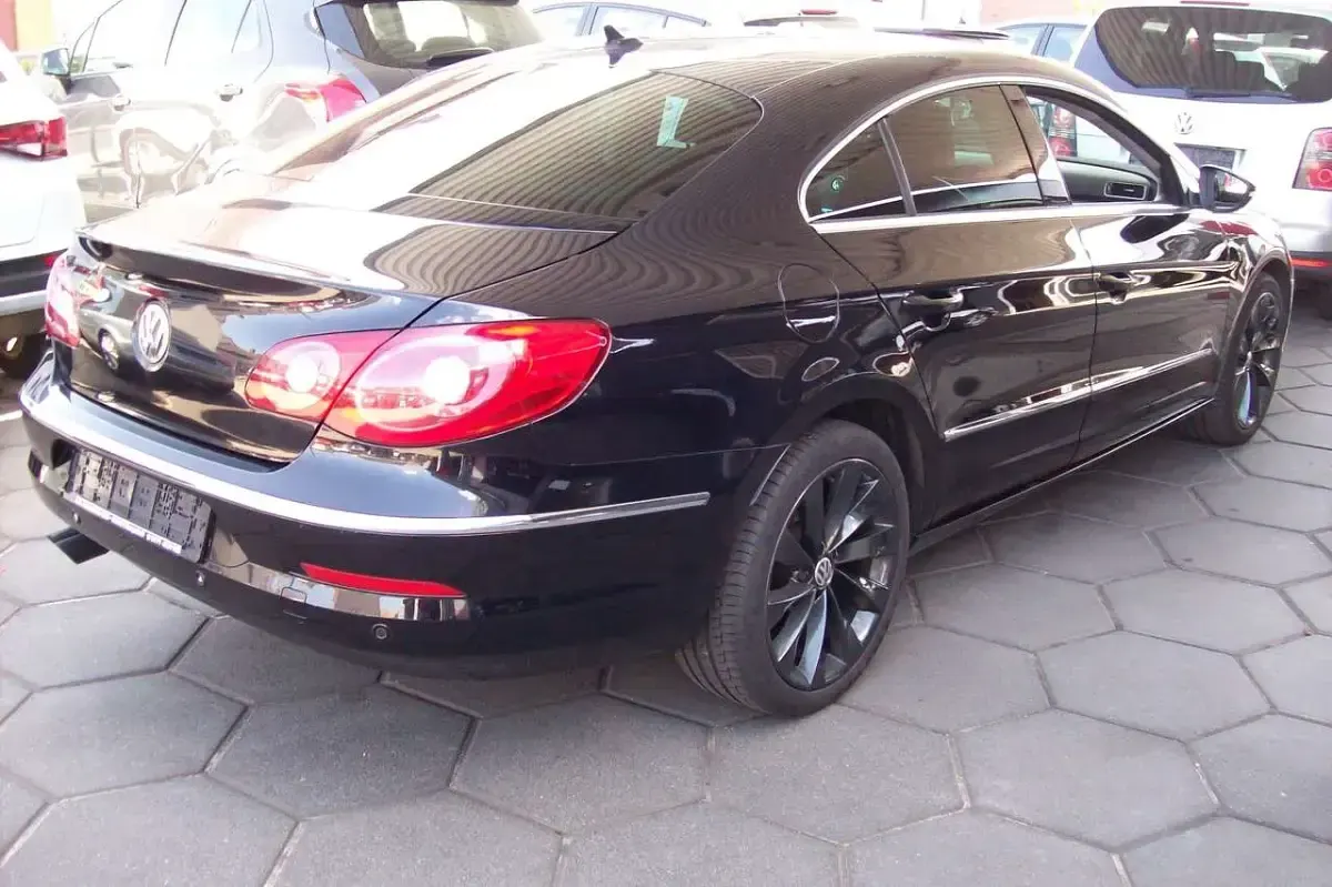 Gebraucht VW Passat Basis 211 PS (155 kW) 2011 Deep black perleffekt Limousine