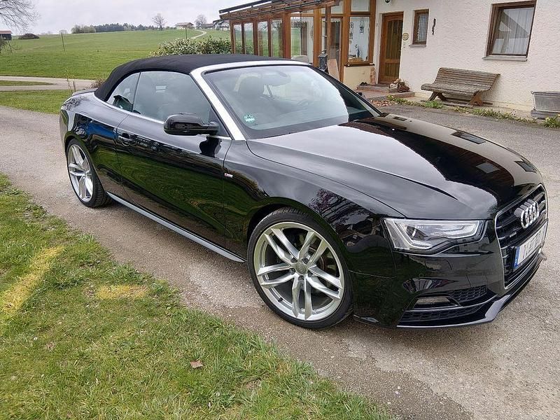 Gebraucht Audi A5 Cabriolet Comfort 245 PS (180 kW) 2015 Schwarz Cabrio