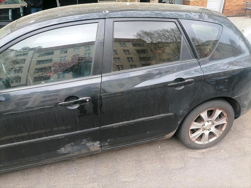 Second-hand Mazda 3 105 CP (77 kW) 2005 Negru Berlinǎ