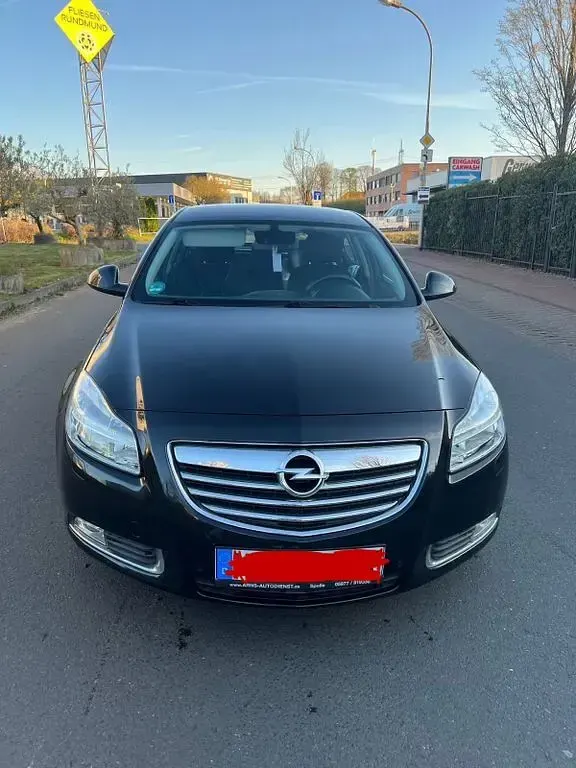 Gebraucht Opel Insignia Edition 140 PS (102 kW) 2010 Schwarz Limousine