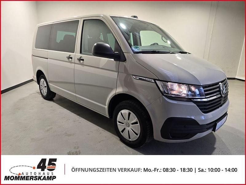 Używany VW Multivan Family 110 KM (80 kW) 2021 Szary Minivan