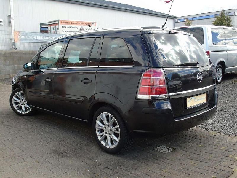 Schwarz Gebraucht 2007 Opel Zafira Van / Kleinbus | 2.799 € (Fairer Preis) - Bild 1/4