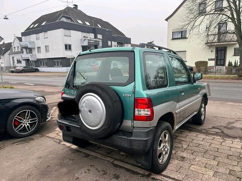 Gebraucht Mitsubishi Pajero 110 PS (80 kW) 2000 Grün SUV