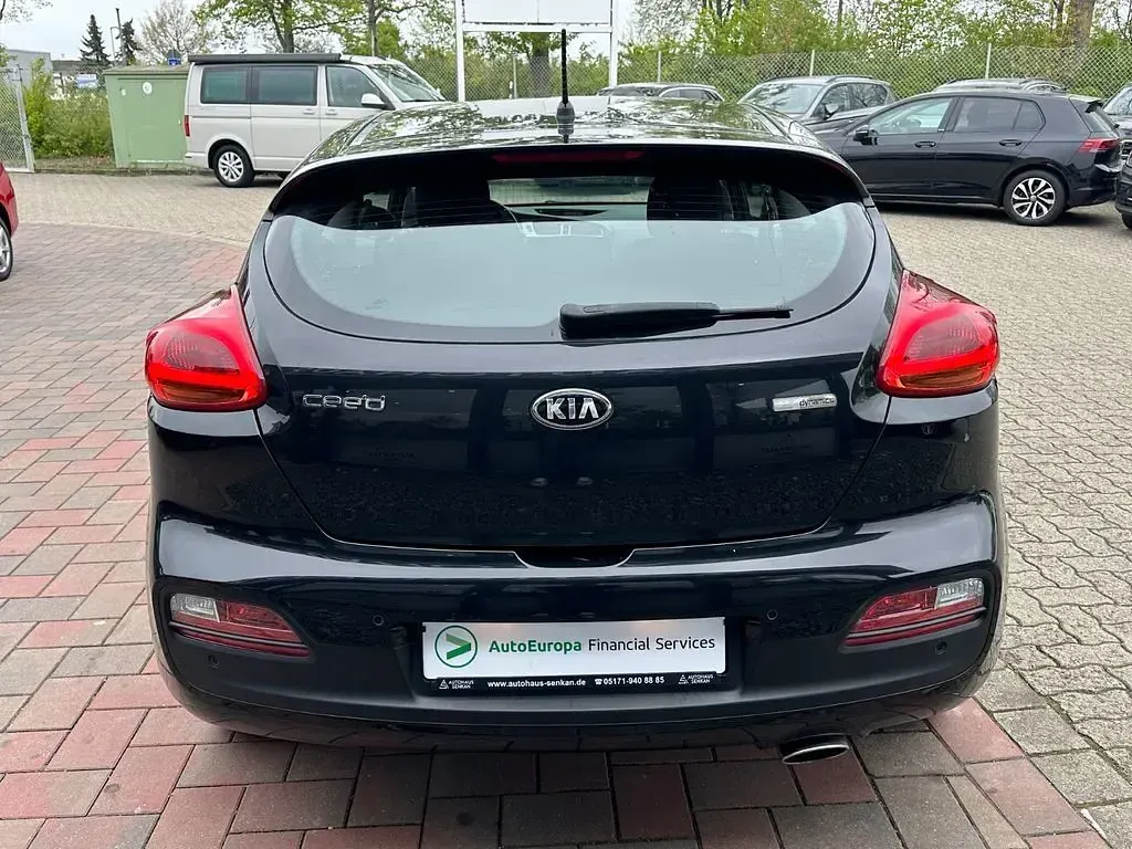 Gebraucht Kia ProCeed Vision 128 PS (94 kW) 2014 Schwarz Kleinwagen