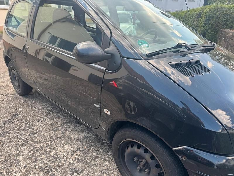 Second-hand Renault Twingo 75 CP (55 kW) 2004 Negru Hatchback