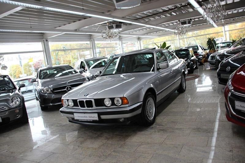 Gebraucht BMW 525 143 PS (105 kW) 1993 Grau Limousine