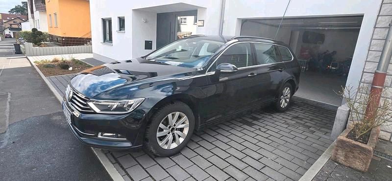 Gebraucht VW Passat 120 PS (88 kW) 2017 Schwarz Kombi