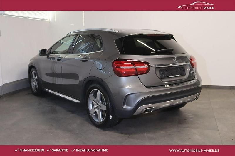 Gebraucht Mercedes GLA180 AMG line 122 PS (89 kW) 2019 Grau SUV