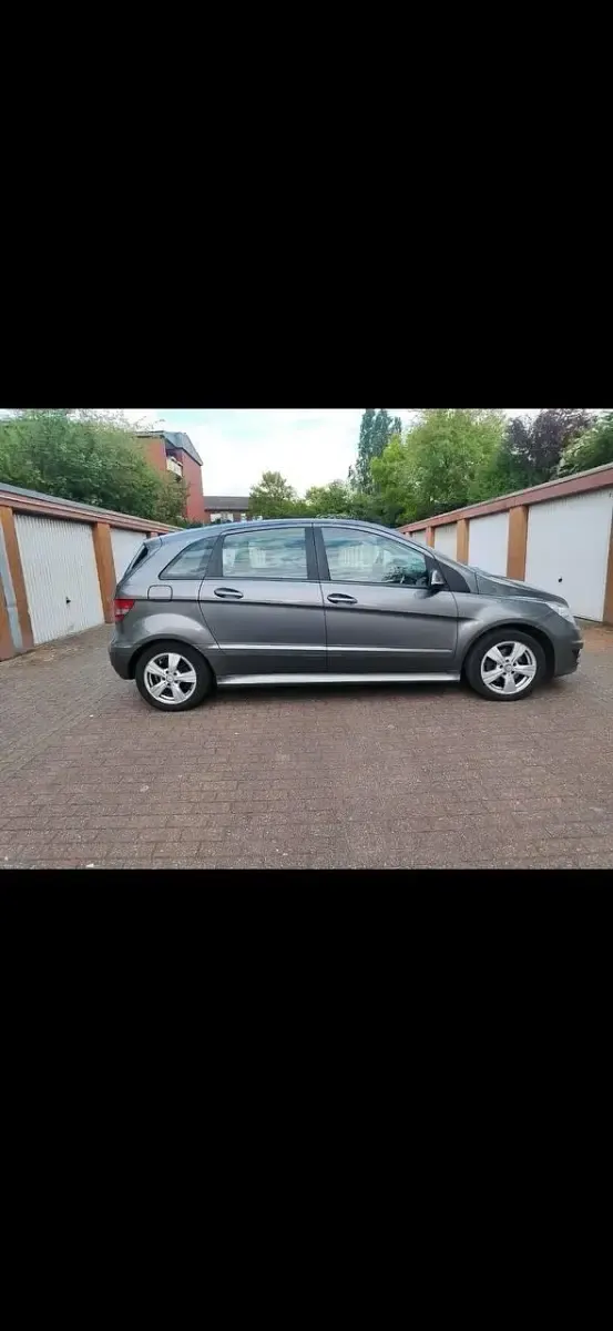 Gebraucht Mercedes B180 109 PS (80 kW) 2008 Braun Van / Kleinbus