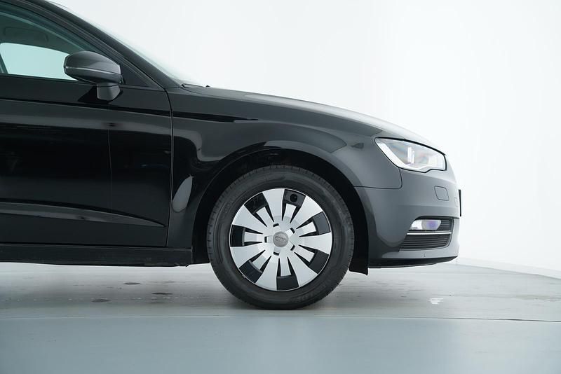 Gebraucht Audi A3 Comfort 105 PS (77 kW) 2013 Brillantschwarz Limousine