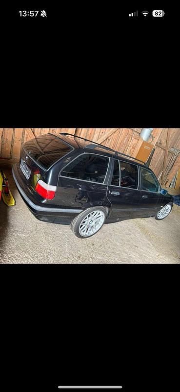 Schwarz Gebraucht 1996 BMW 328 Kombi | 9.400 € (Fairer Preis) - Bild 1/4