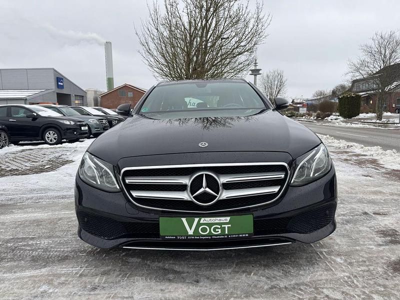 Gebraucht Mercedes E350 Avantgarde 258 PS (189 kW) 2017 Schwarz Kombi