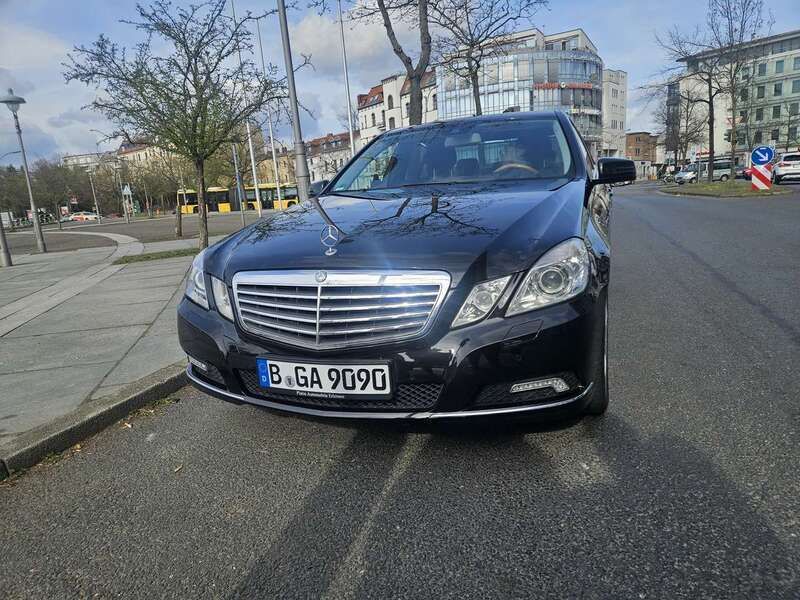 Gebraucht 2009 Mercedes E350 Limousine | 10.900 € (Fairer Preis) - Bild 1/4