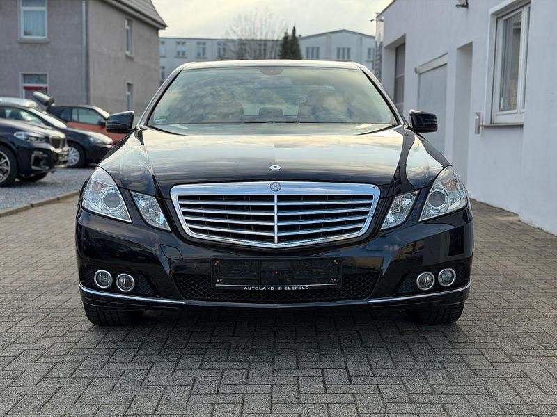 Gebraucht Mercedes E200 184 PS (135 kW) 2010 Schwarz Limousine