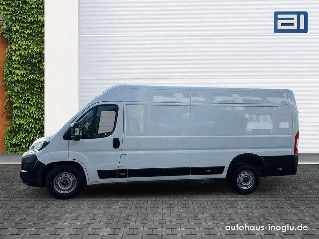 Gebraucht Opel Movano 140 PS (102 kW) 2024 Lackierung weiss icy/typ ausse Van