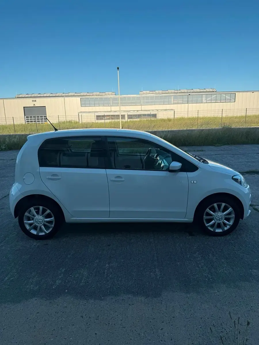 Gebraucht VW up! 75 PS (55 kW) 2015 Weiß Kleinwagen
