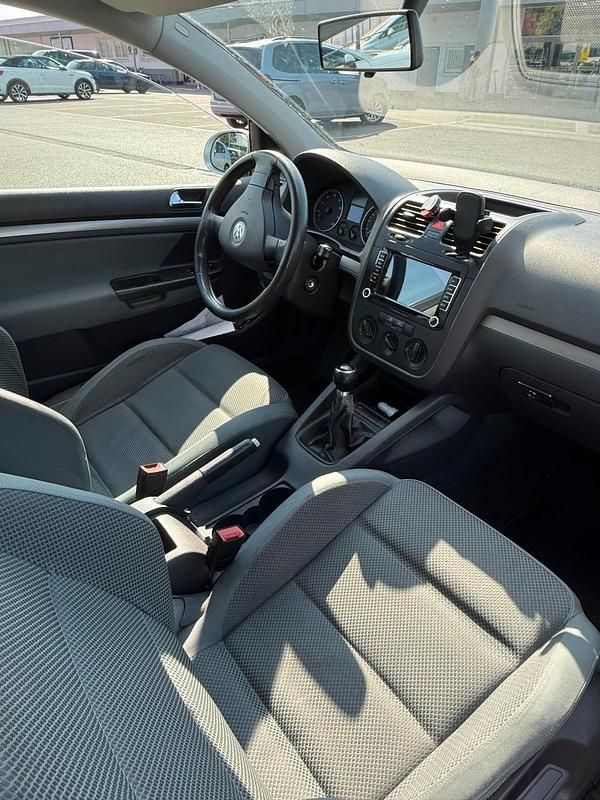 Gebraucht VW Golf V 102 PS (75 kW) 2005 Grau Kleinwagen
