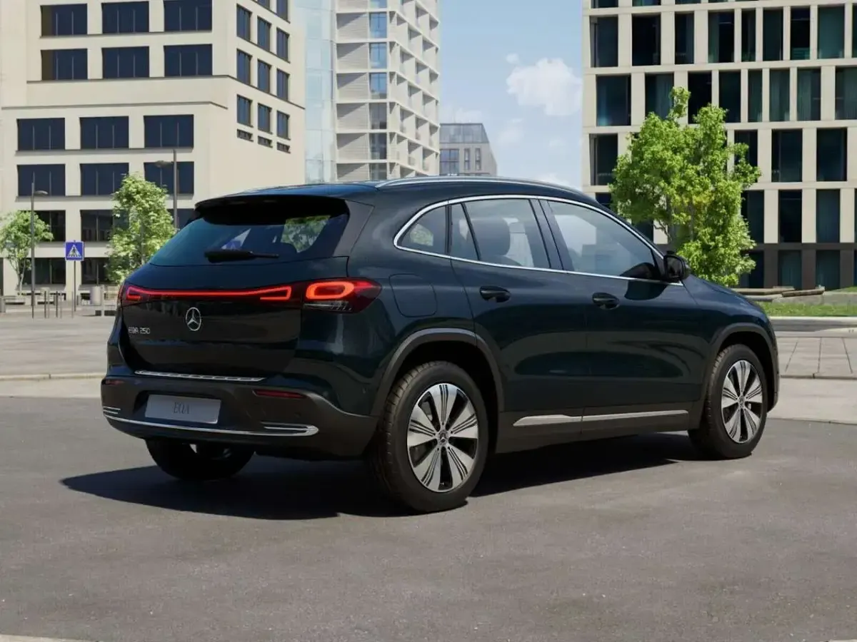 Gebraucht Mercedes EQA250 Progressive 139 kW (190 PS) 2023 Schwarz SUV