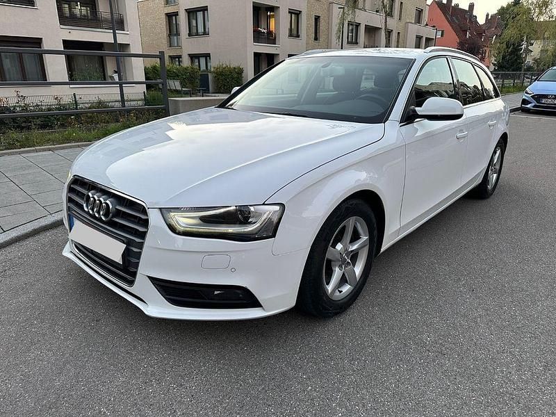 Weiß Gebraucht 2013 Audi A4 Ambiente Kombi | 8.800 € (Guter Preis) - Bild 1/4