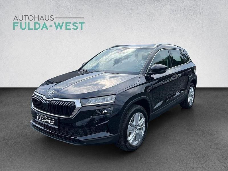 Blackmagic perleffekt Neu 2025 Skoda Karoq SUV | 38.940 € (Fairer Preis) - Bild 1/4
