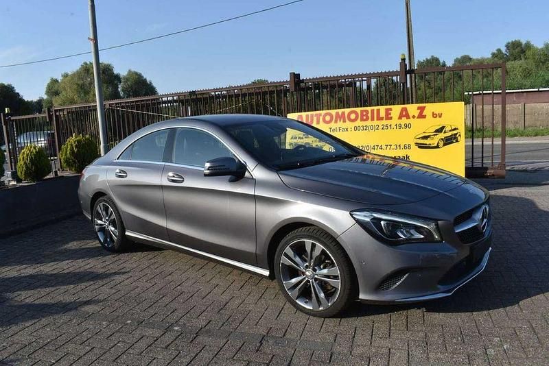 Grau Gebraucht 2016 Mercedes CLA180 Urban Limousine | 14.250 € (Superpreis) - Bild 1/4