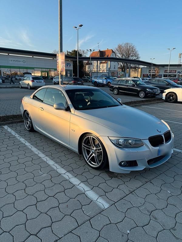 Gebraucht BMW 335 Cabriolet 306 PS (225 kW) 2010 Silber Cabrio