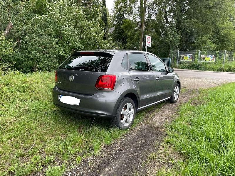 Gebraucht VW Polo Style 69 PS (50 kW) 2011 Grau Limousine