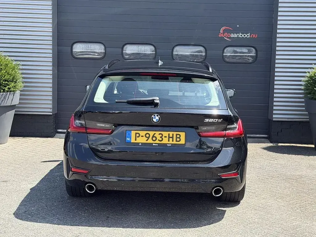 Gebraucht BMW 320 Executive 190 PS (139 kW) 2019 Schwarz Kombi